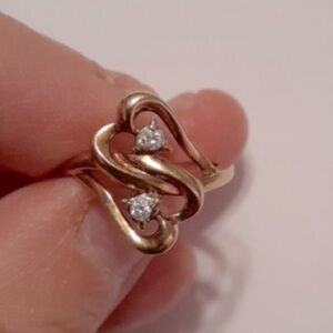 Elegant Gold Ring with Diamond Accents size 2.75